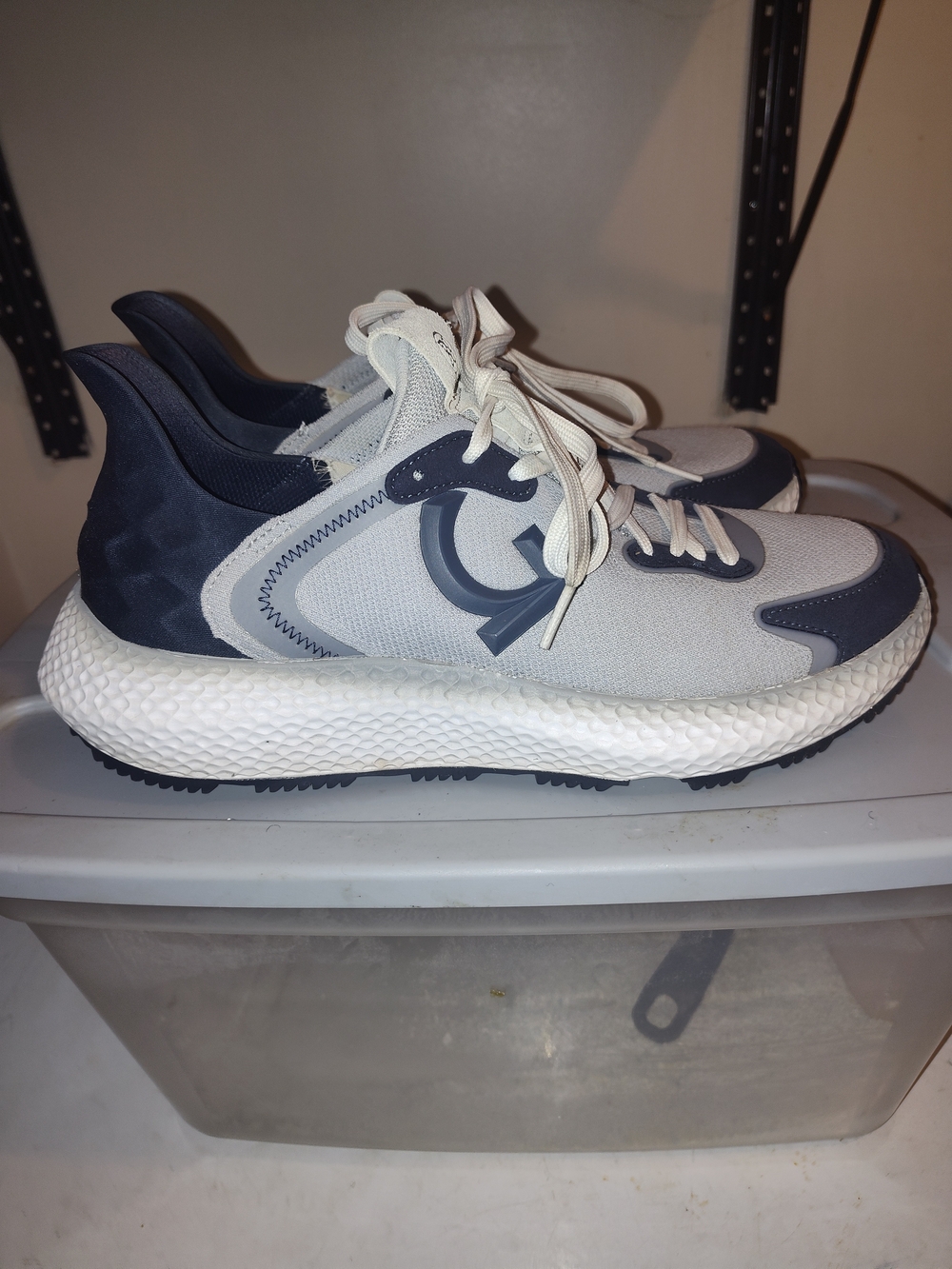 G/FORE White and Navy Athletic Golf Sockliner with Branded Tag